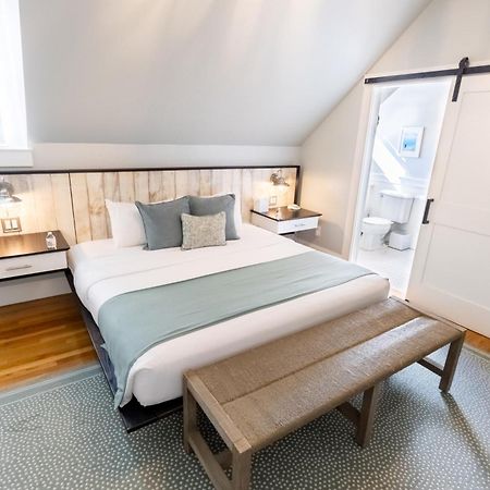 Paws On Pelham (Adults Only) Bed and Breakfast Νιούπορτ Εξωτερικό φωτογραφία
