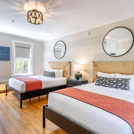 Paws On Pelham (Adults Only) Bed and Breakfast Νιούπορτ Εξωτερικό φωτογραφία