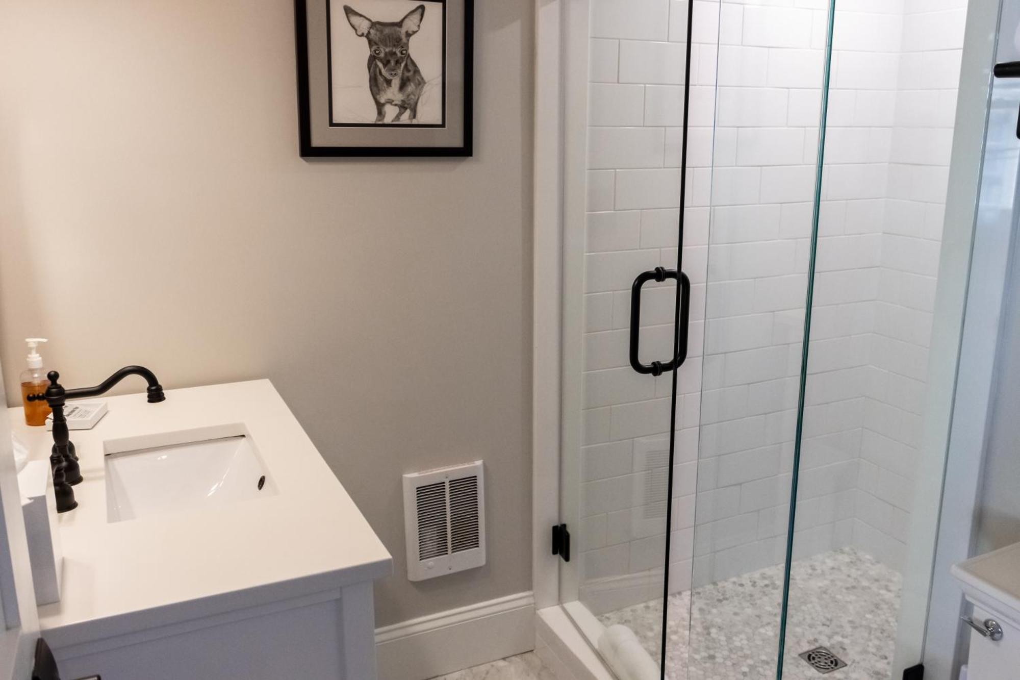 Paws On Pelham (Adults Only) Bed and Breakfast Νιούπορτ Εξωτερικό φωτογραφία