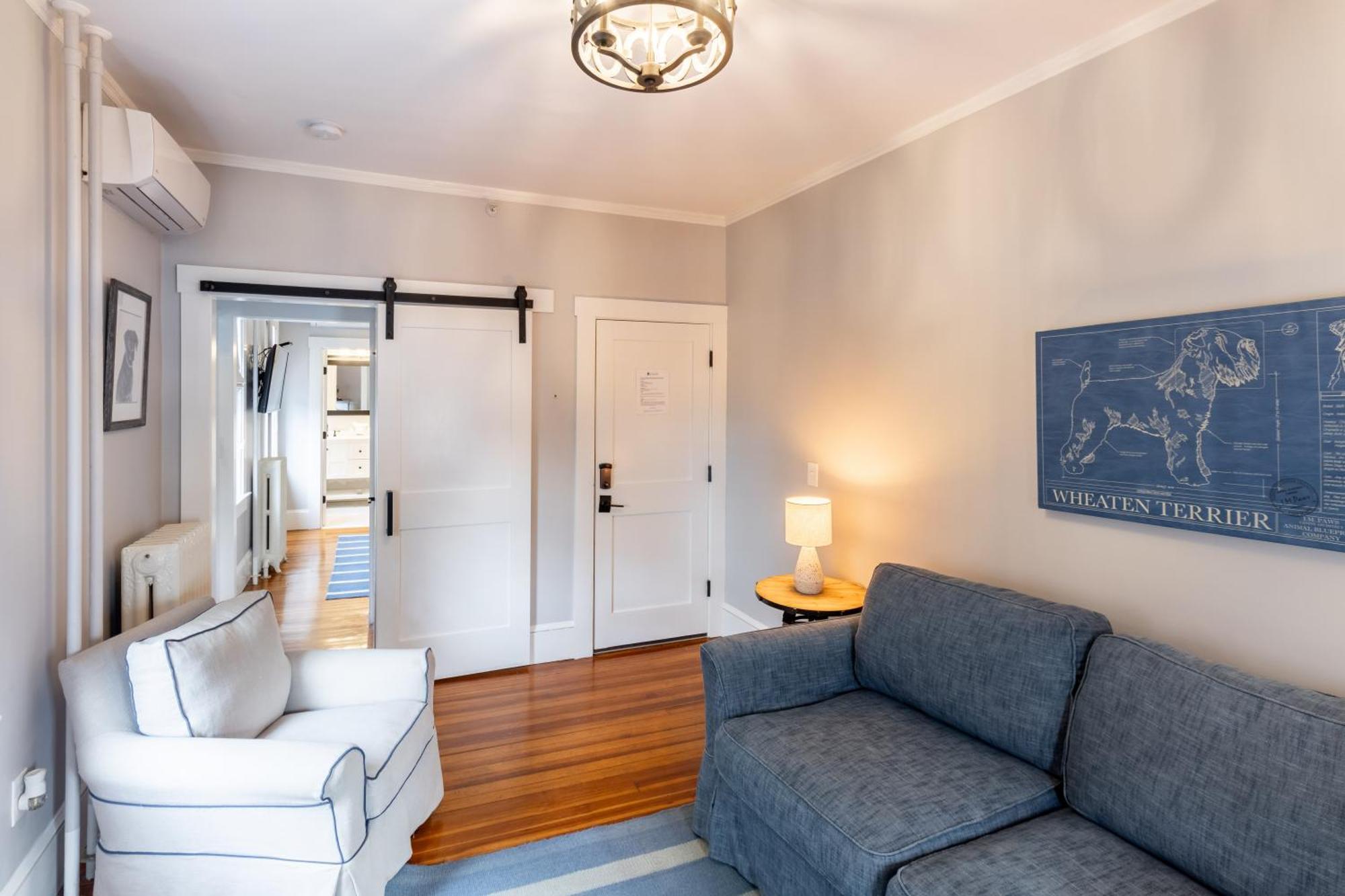 Paws On Pelham (Adults Only) Bed and Breakfast Νιούπορτ Εξωτερικό φωτογραφία