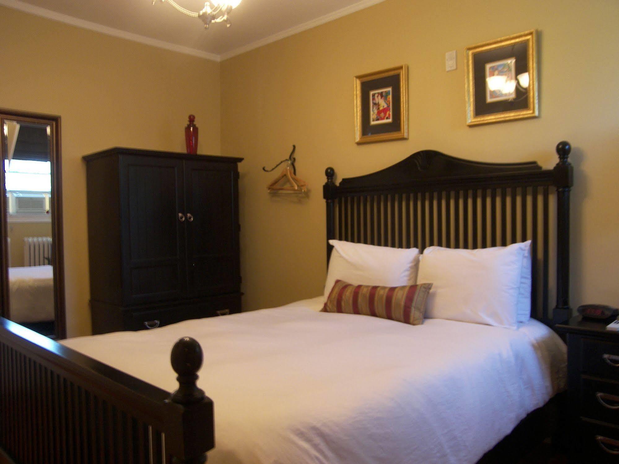 Paws On Pelham (Adults Only) Bed and Breakfast Νιούπορτ Εξωτερικό φωτογραφία