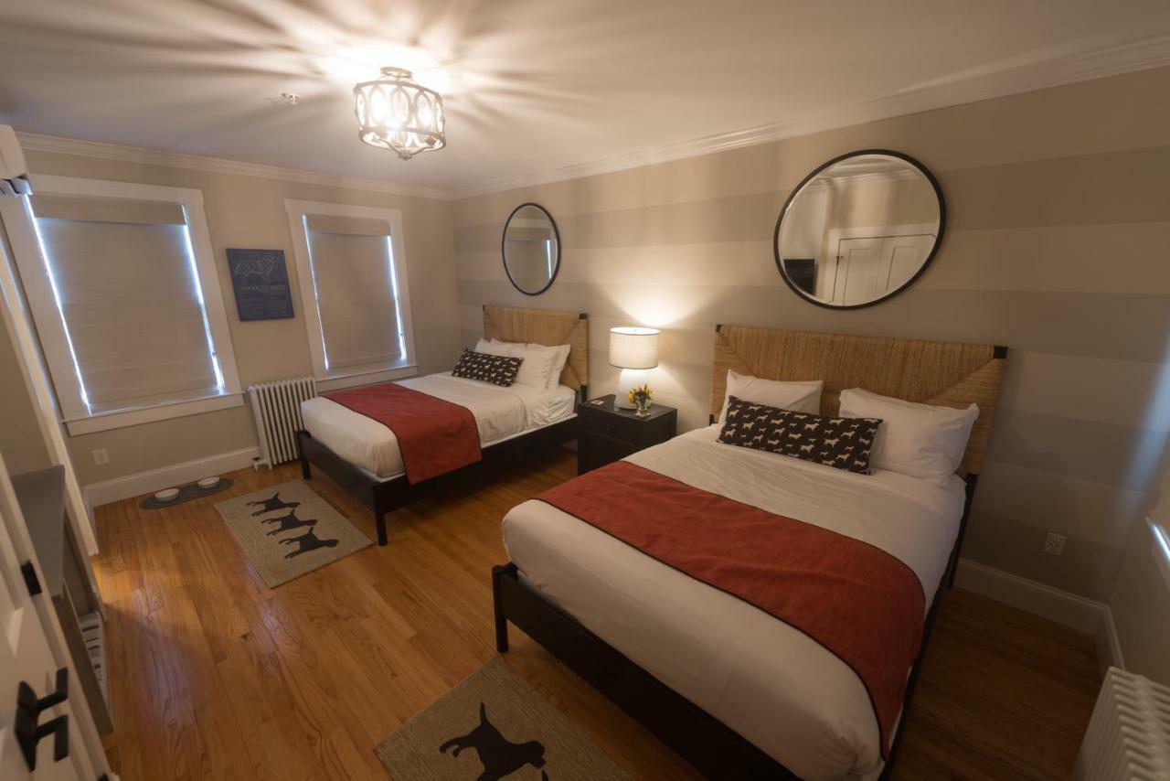 Paws On Pelham (Adults Only) Bed and Breakfast Νιούπορτ Εξωτερικό φωτογραφία
